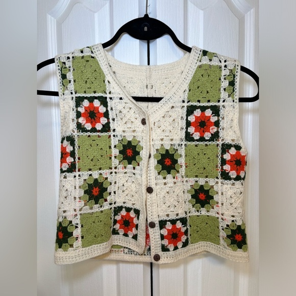 Country Style Vests Sleeveless Floral Crochet Patchwork in Green and Cream Small - Picture 2 of 10